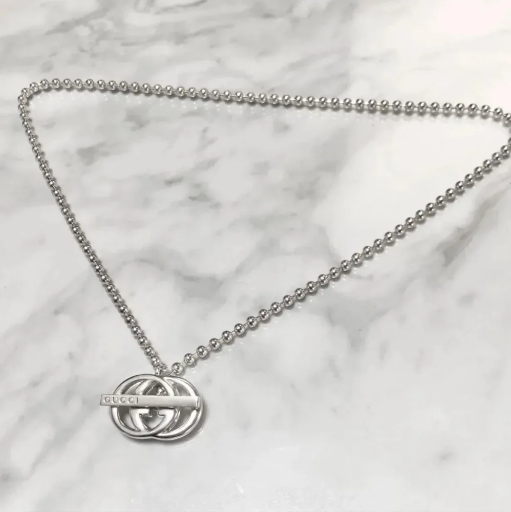- Gucci Luxury Necklace Double G statement signature ✨️ logo!! 16 inches - Picture 3 of 4